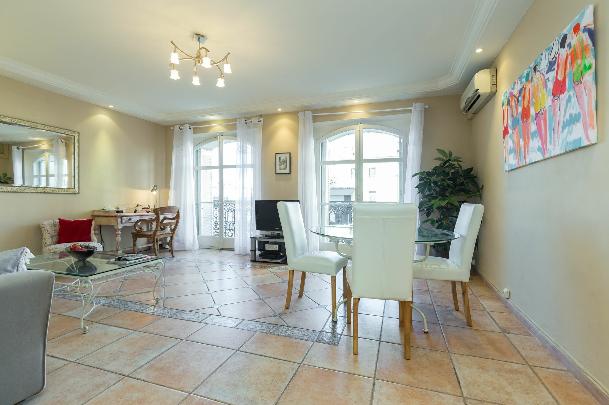 Lovely 2 Bed 2 Bath Apartment In Cannes On Rue Antibea Easy Walk To The Palais 224 Kültér fotó